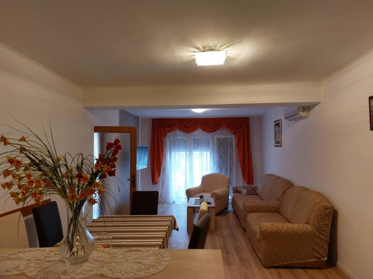 Apartment Ljubicic Podstrana Exterior foto